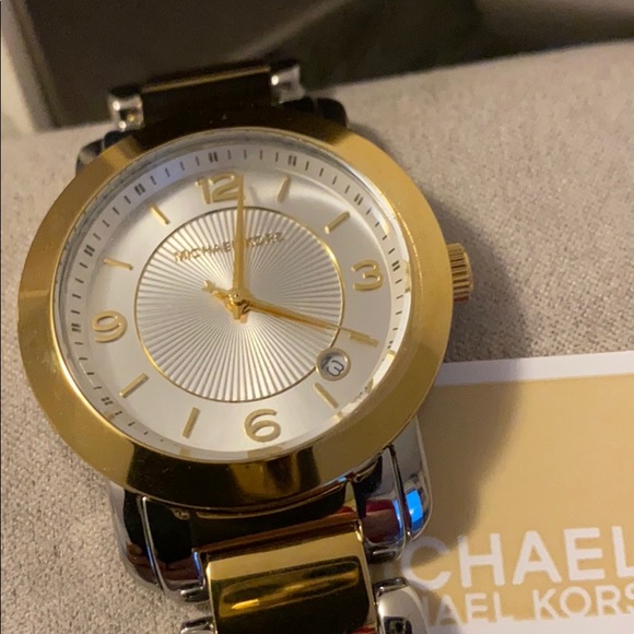 New Michael Kors watch - Picture 3 of 4